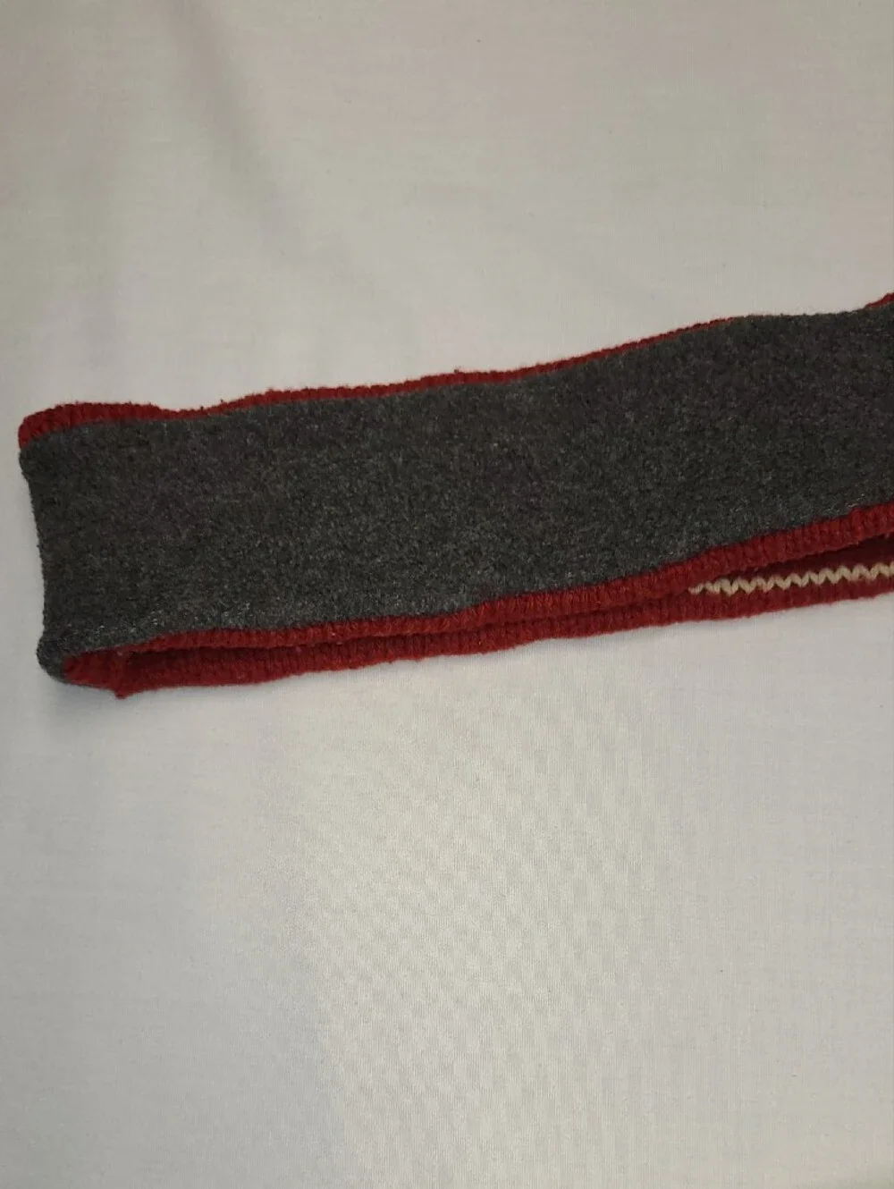 Vintage Abercrombie & Fitch burgundy knit headband with cream logo fleece lined